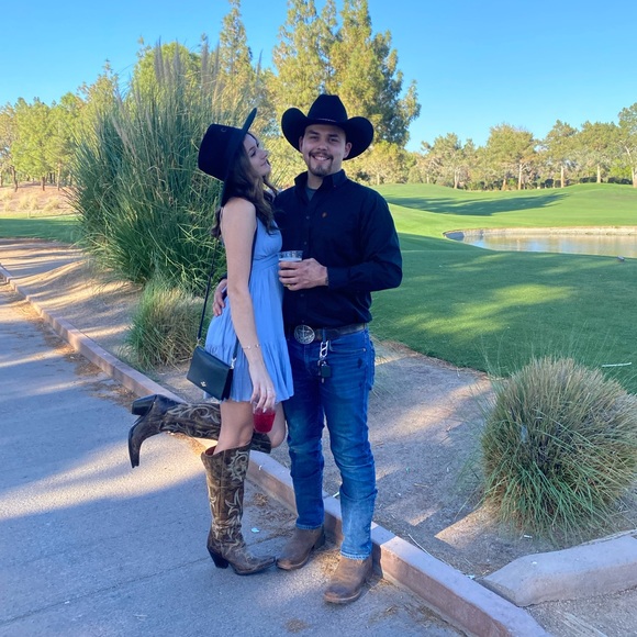 Meet your Posher, Alyssa - Picture 3 of 3